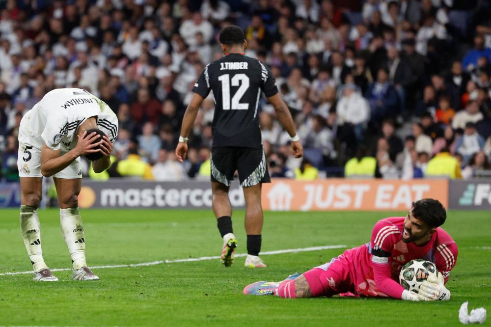 中国足球应 中国足球应